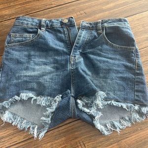Woman’s medium dark wash jean shorts